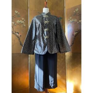 Silky Asian inspired tunic with leaf print and toggle closures, size L